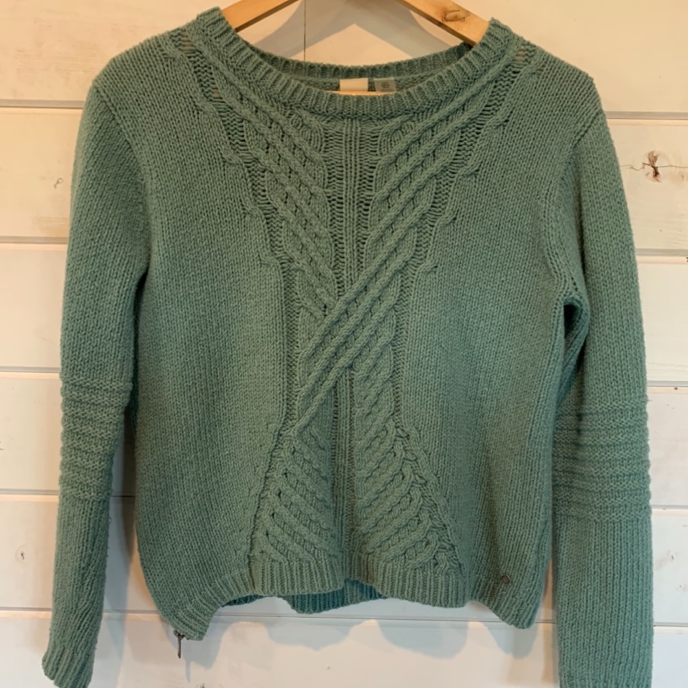 Knit sweater